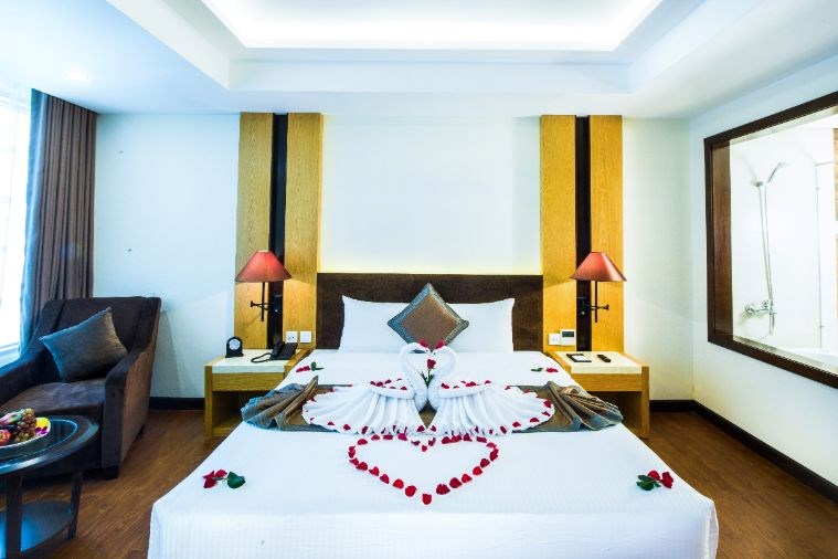 Phòng Deluxe King  City view